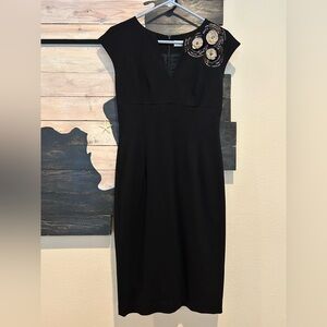 Trina Turk Cap Sleeve V-neck Cocktail V-Dress Decorative Beaded Floral Appliqués